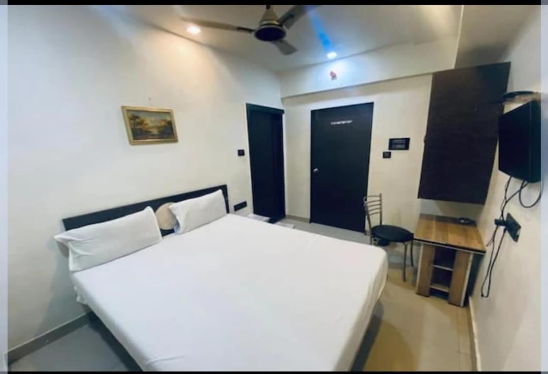 Shubham Residency Mahape Hotel Navi Mumbai Buitenkant foto
